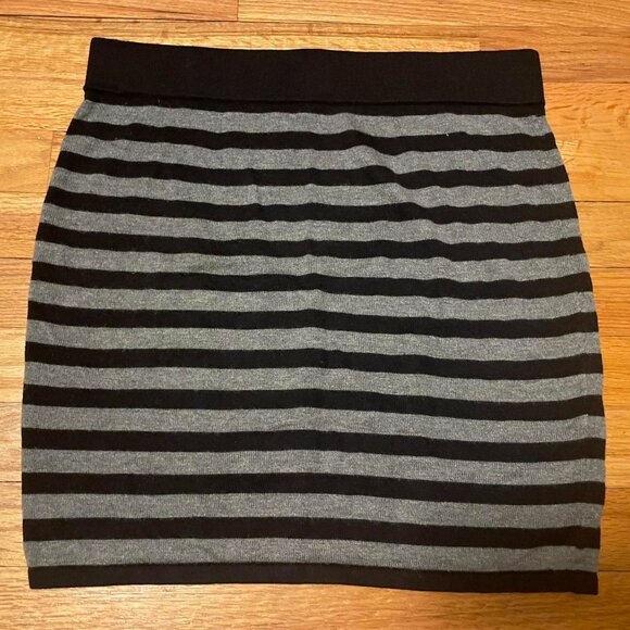 Striped skirt - Picture 2 of 3